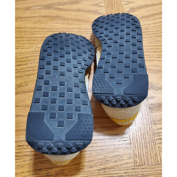 Nike Waffle Debut SE Women’s Sneakers – Size 9.5 – Tan/White/Yellow - Picture 9 of 9